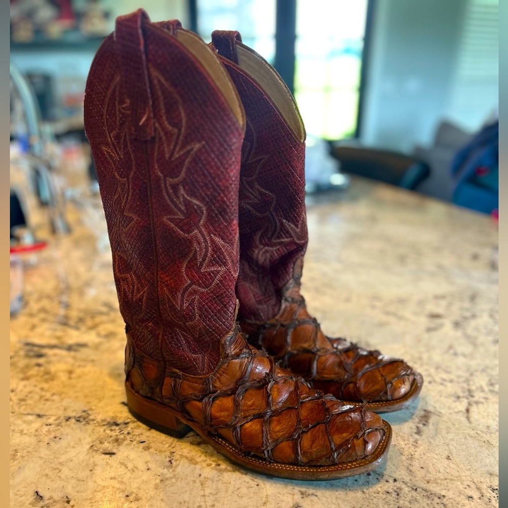Anderson bean big bass boots!